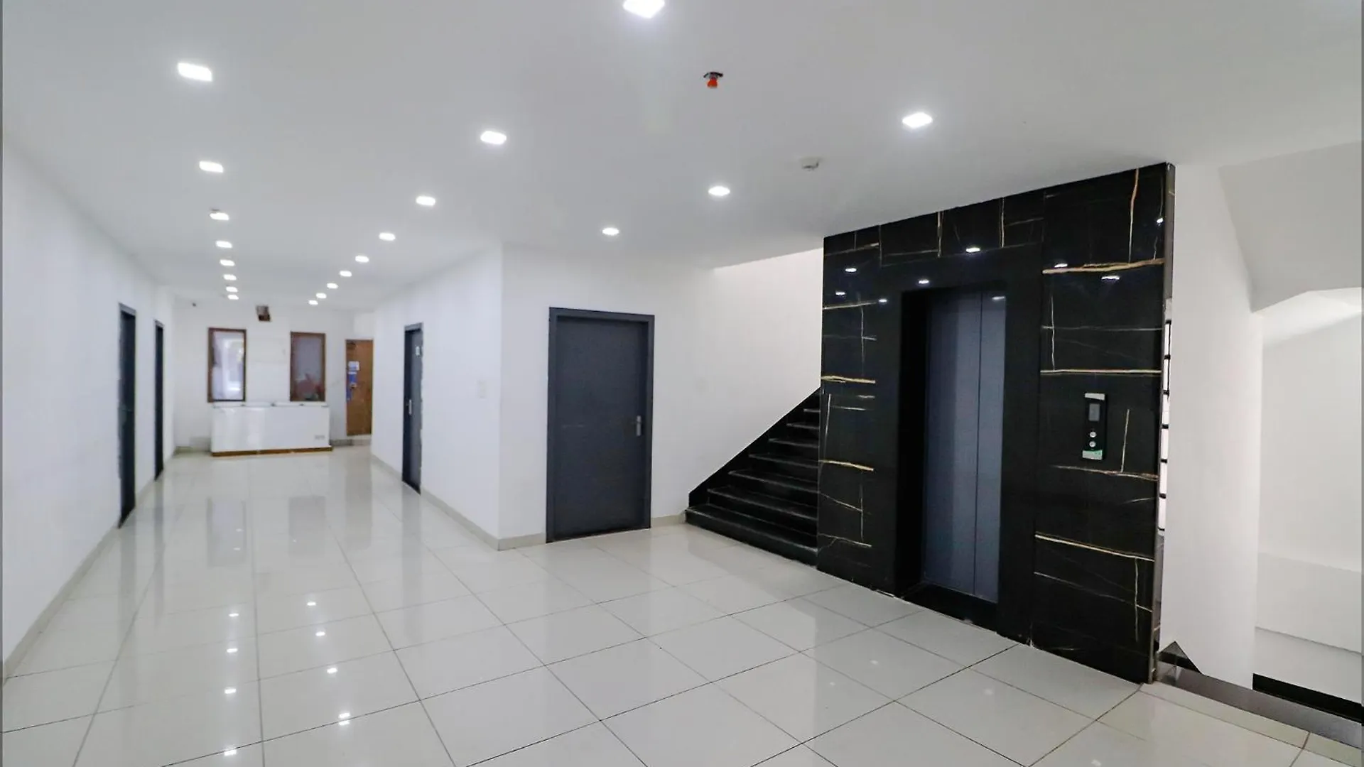 Hotel Fabhotel Premium Kashi Varanasi